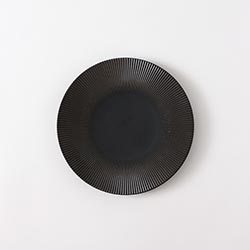 李荘窯しのぎ黒丸皿17.5cm