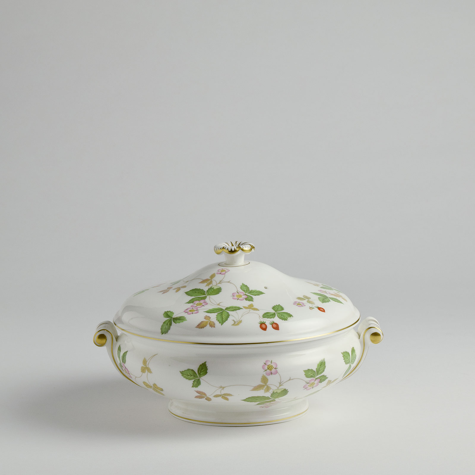 ウェッジウッド ワイルドストロベリー スープチューリン